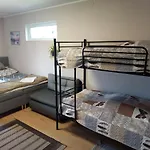 Pokoje, Na Wyspie